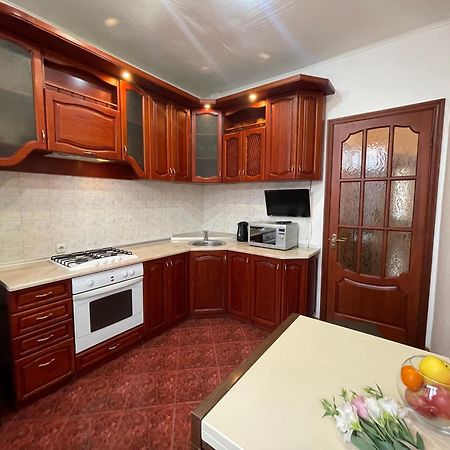 Pavlovskaya Square Apartment Kharkiv Bagian luar foto